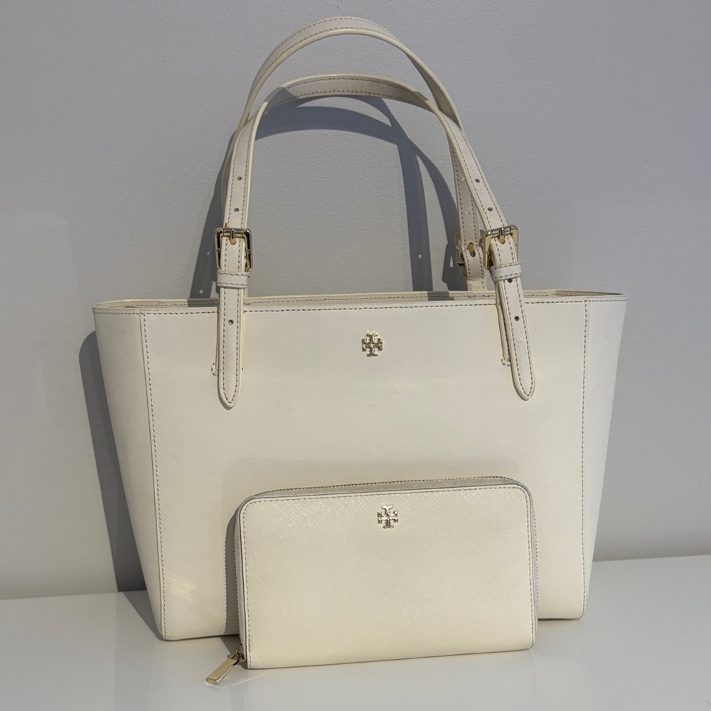EUC Tory Burch Cream Tote and Wallet Set 💯% Authentic